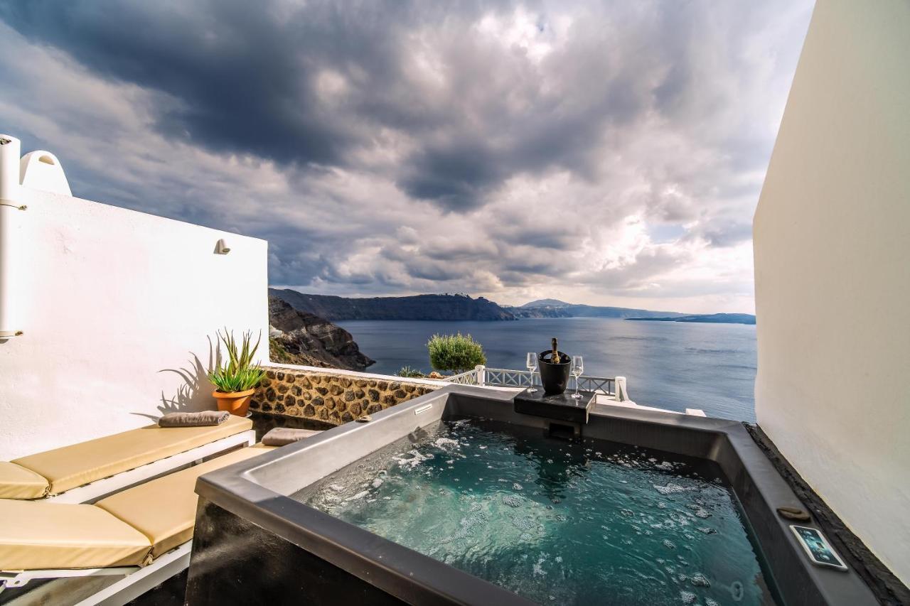 Solstice Luxury Suites Oia Exterior foto