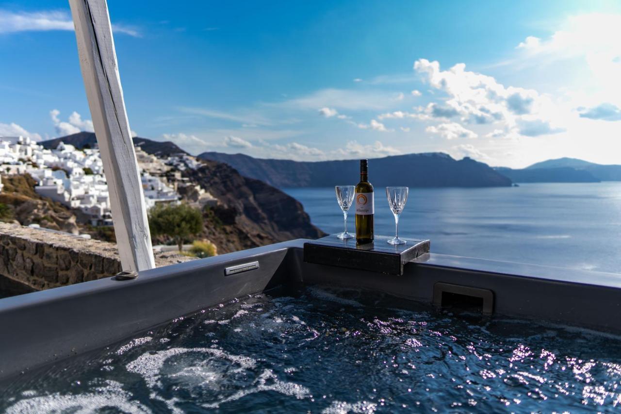Solstice Luxury Suites Oia Exterior foto