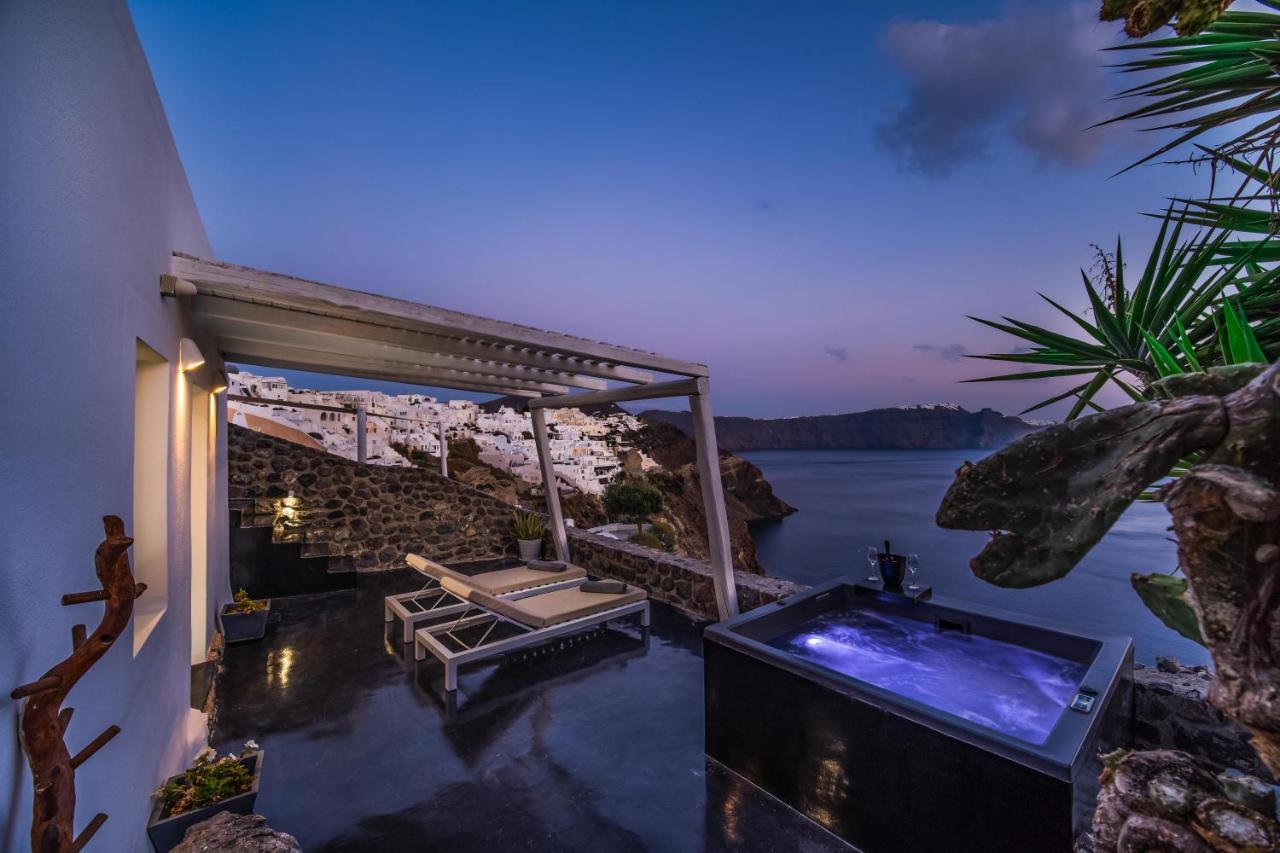 Solstice Luxury Suites Oia Exterior foto