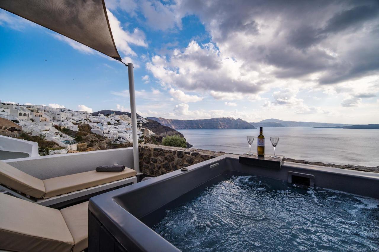 Solstice Luxury Suites Oia Exterior foto
