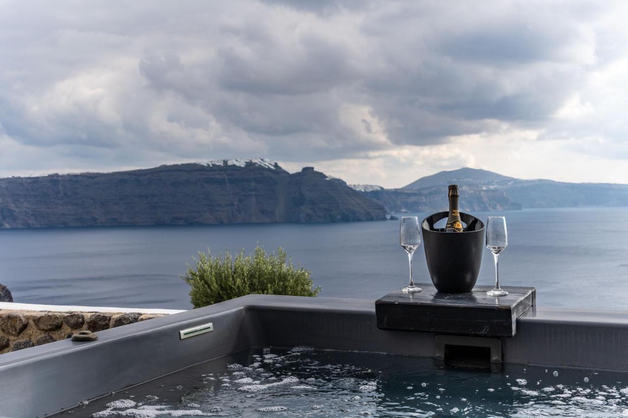 Solstice Luxury Suites Oia Exterior foto