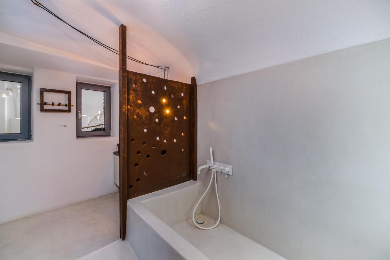 Solstice Luxury Suites Oia Exterior foto