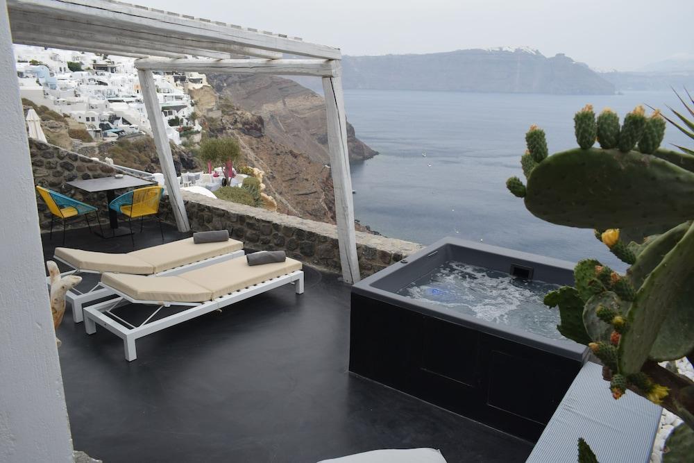 Solstice Luxury Suites Oia Exterior foto